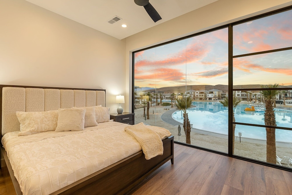 Pearl Beach A+b 6 Bedroom Home