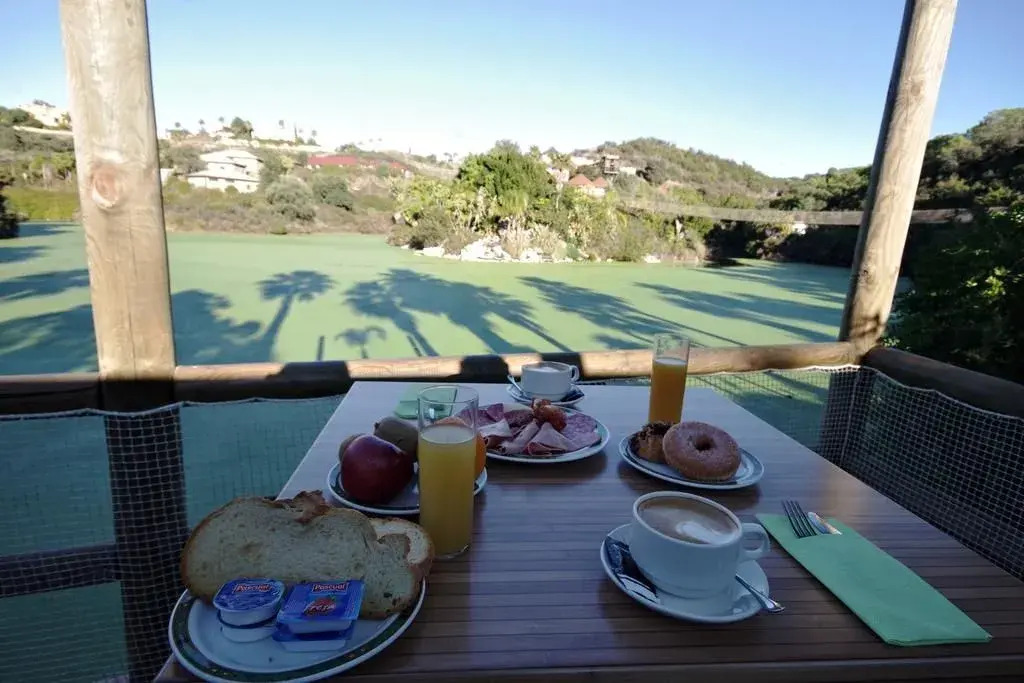 Hotel Selwo Lodge - Animal Park Tickets Included