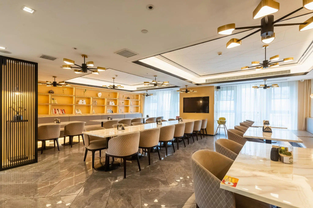 Atour Hotel Suzhou Wujiang Wuyue Plaza