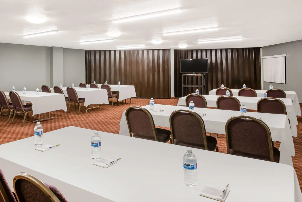 Quality Inn West Des Moines I-80 & I-235