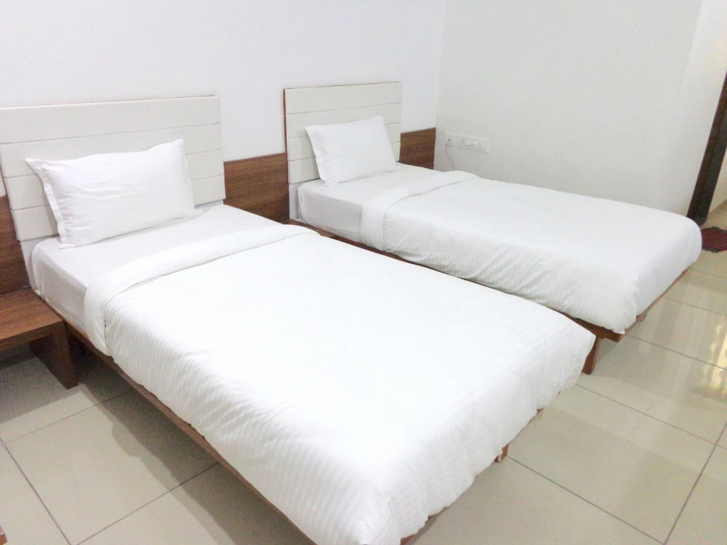 Hotel Ashray Inn Express