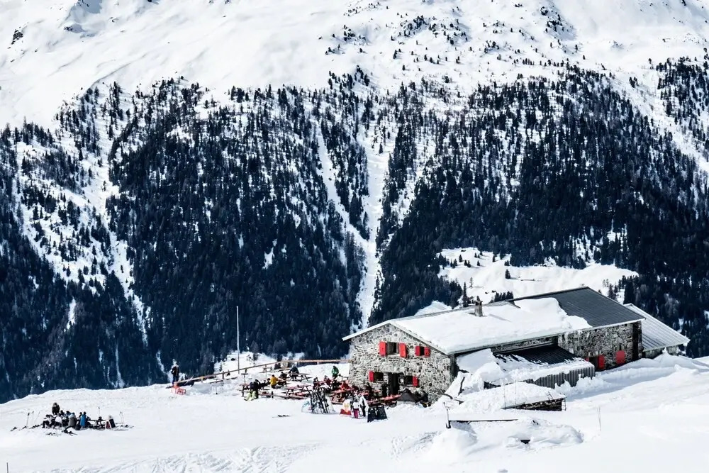 Cabane Bella-Tola