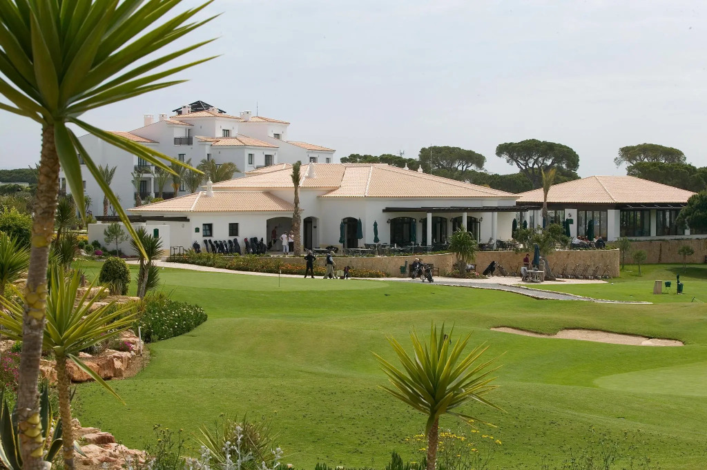 Pine Cliffs Village