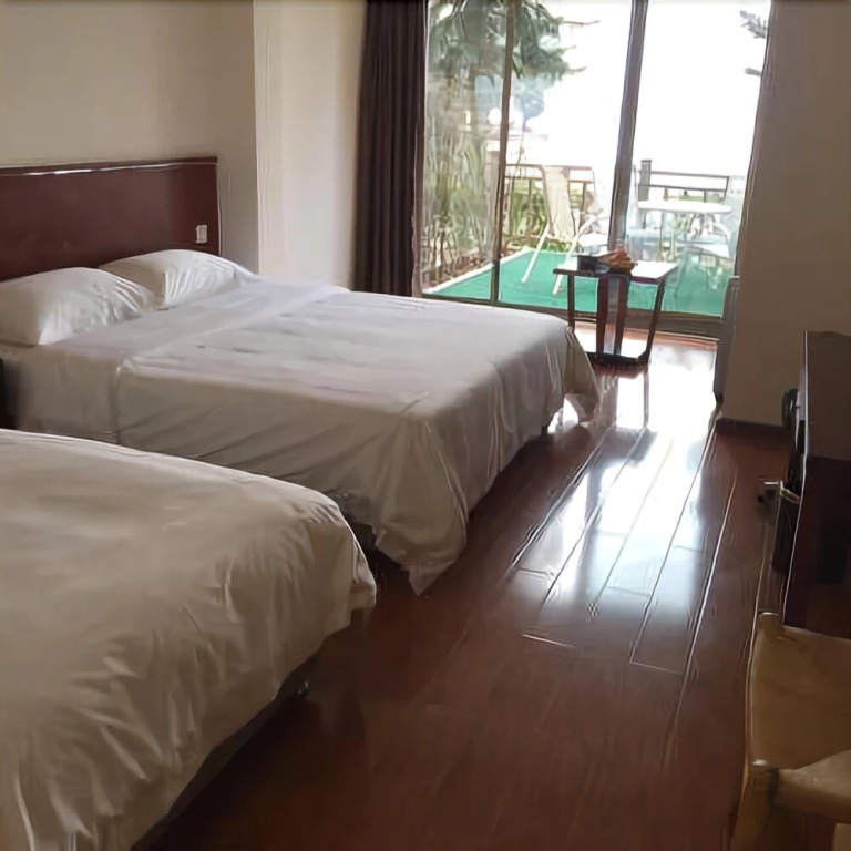 Huadao Holiday Hotel