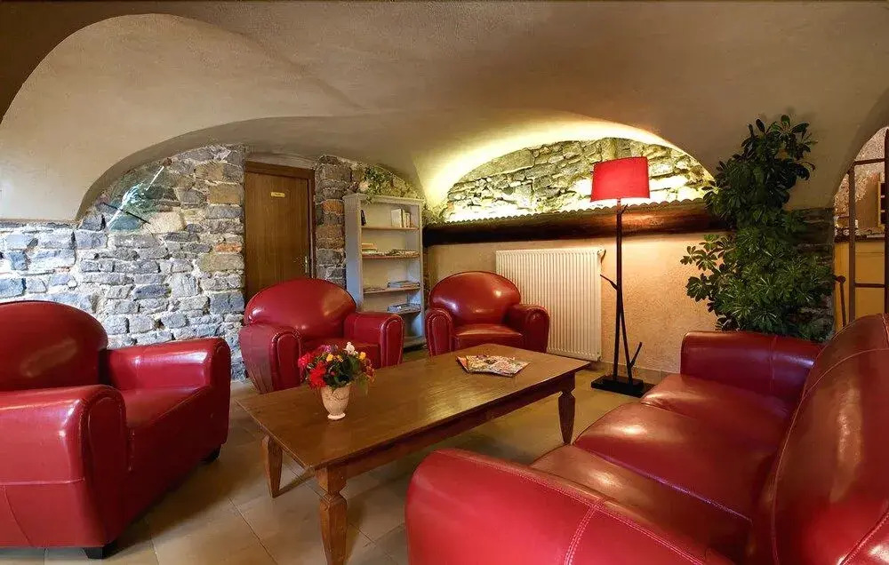 Logis Hôtel Restaurant Le Pradinas