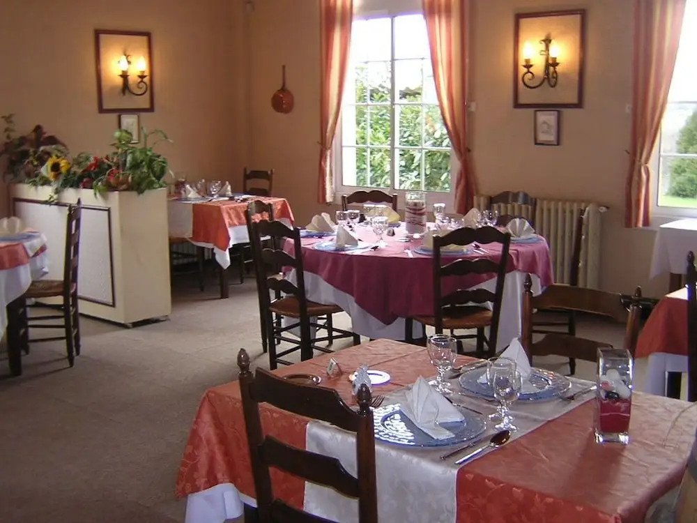 LOGIS HÔTEL RESTAURANT SPA Les BALCONS DE LESPERANCE