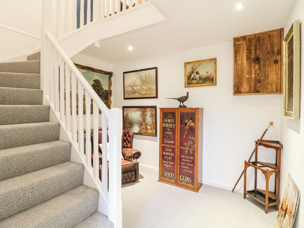 The Oak Room - Windmill Country Retreats