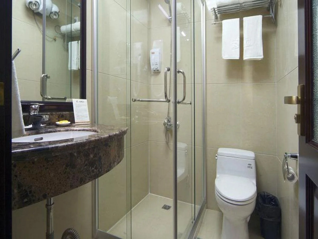 Shanghai Leading Noble Suites & Hotel
