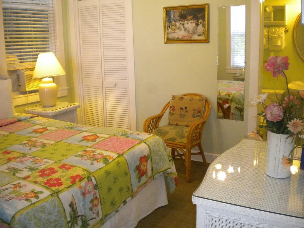 Westwinds Inn