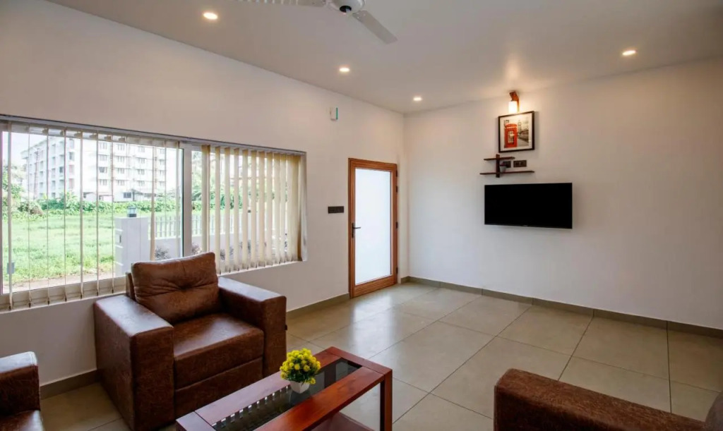 Treebo Amigos Residency - 500M From Cochin Airport
