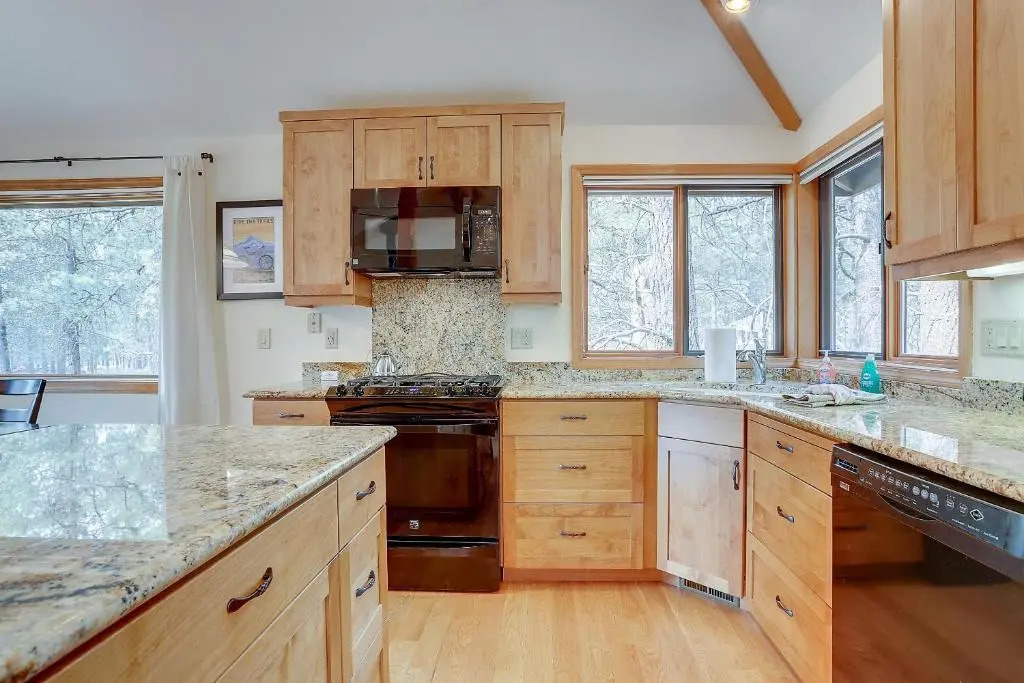 7 Cedar-Forest Views-3BR/2BA
