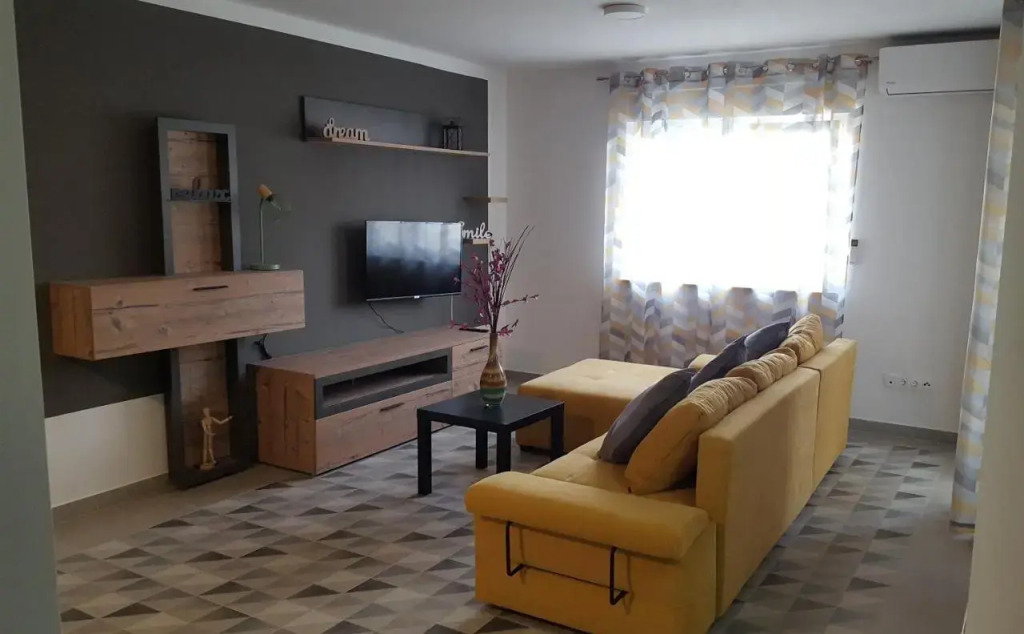 NiMa 2022 apartman, Okrug Gornji