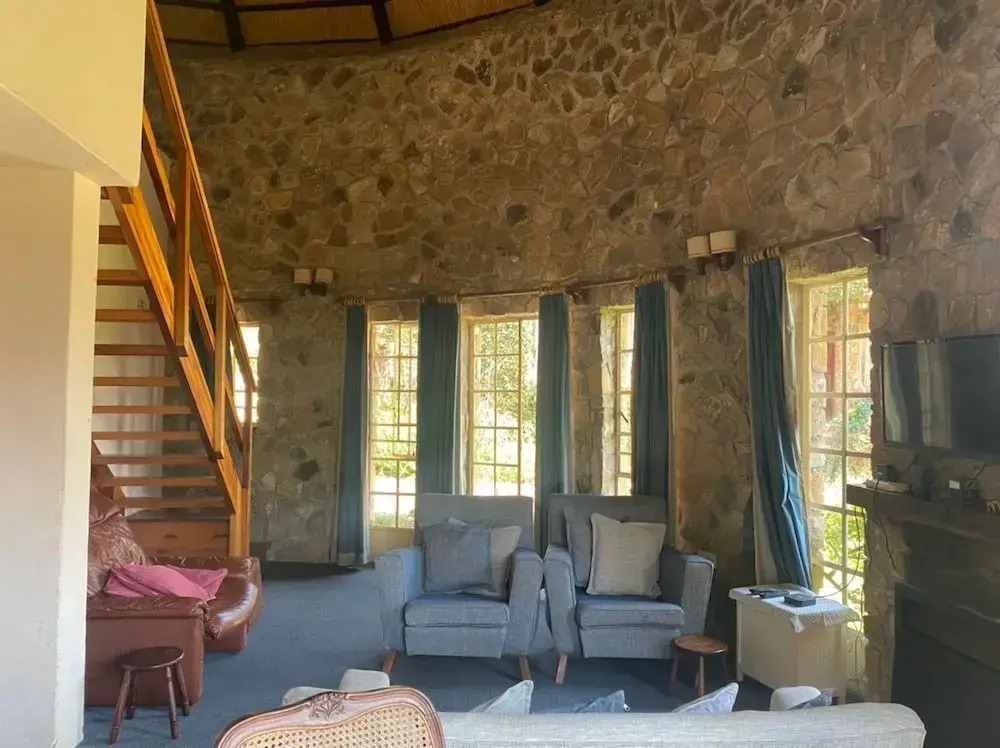 Beautiful Round Shaped Cottage - 2094