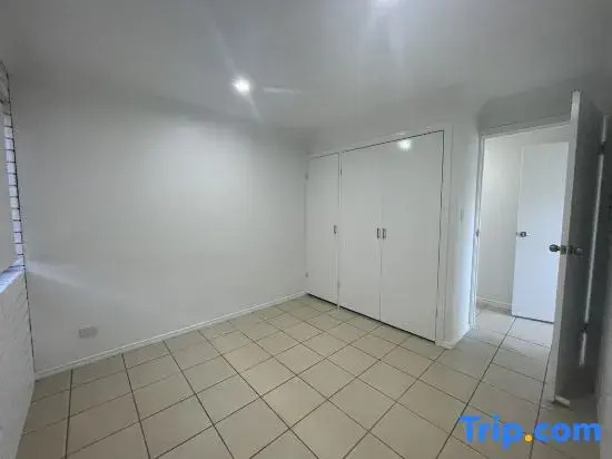 Sunnybank Hills Home - Near Shopping & Dining