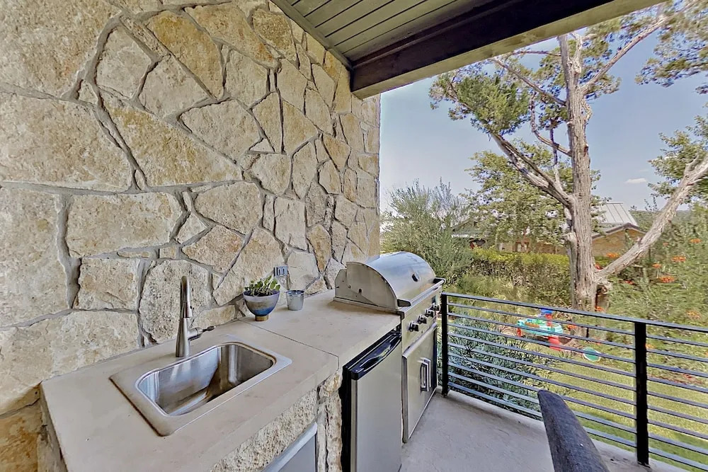 Gorgeous Resort At The Reserve At Lake Travis 4 Bedroom Home