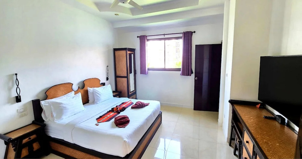 GOLDLAND Luxury Pool Villa Pattaya Walking Street 8 Bedrooms