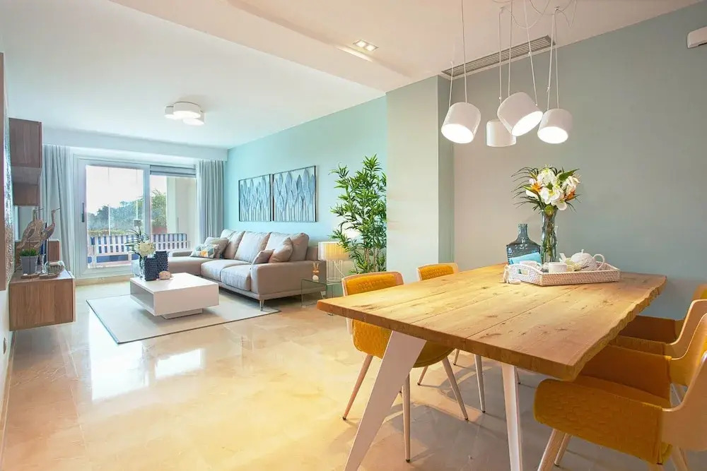 Modern Apartment With Pool