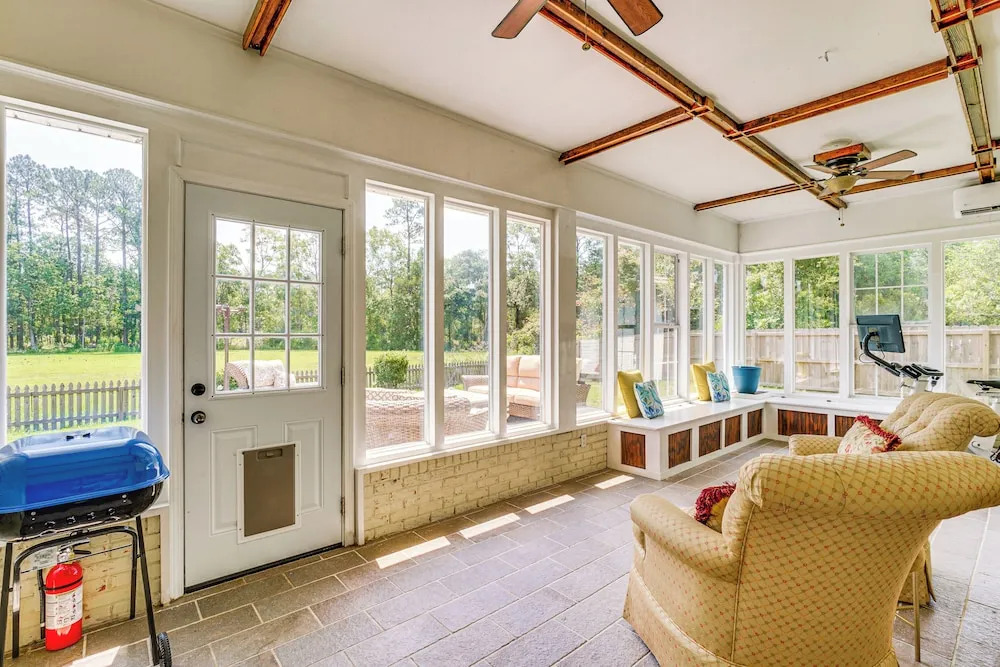 Spacious Long Beach Vacation Home w/ Patio & Grill
