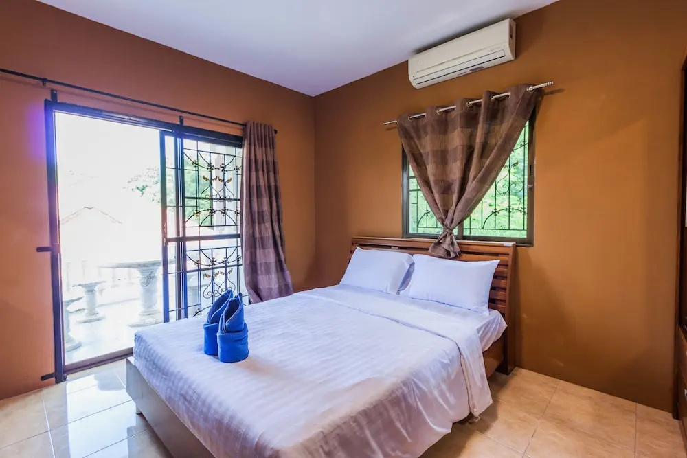 Pattaya Lagoon Villas by Pattaya Sunny Rentals
