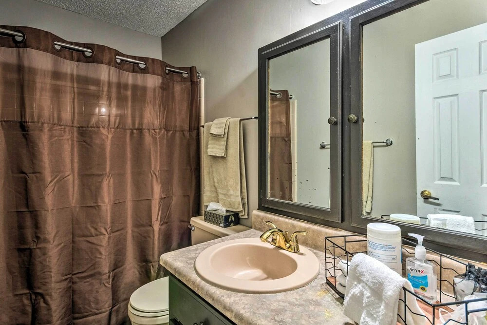 Tranquil Pensacola Vacation Rental With Fire Pit!