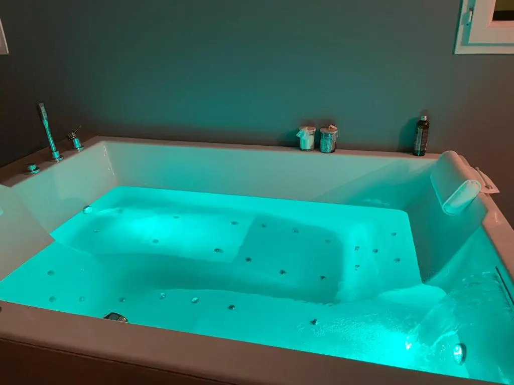 Mas Hinaiti - Suite romantique avec Spa et écran géant de cinéma