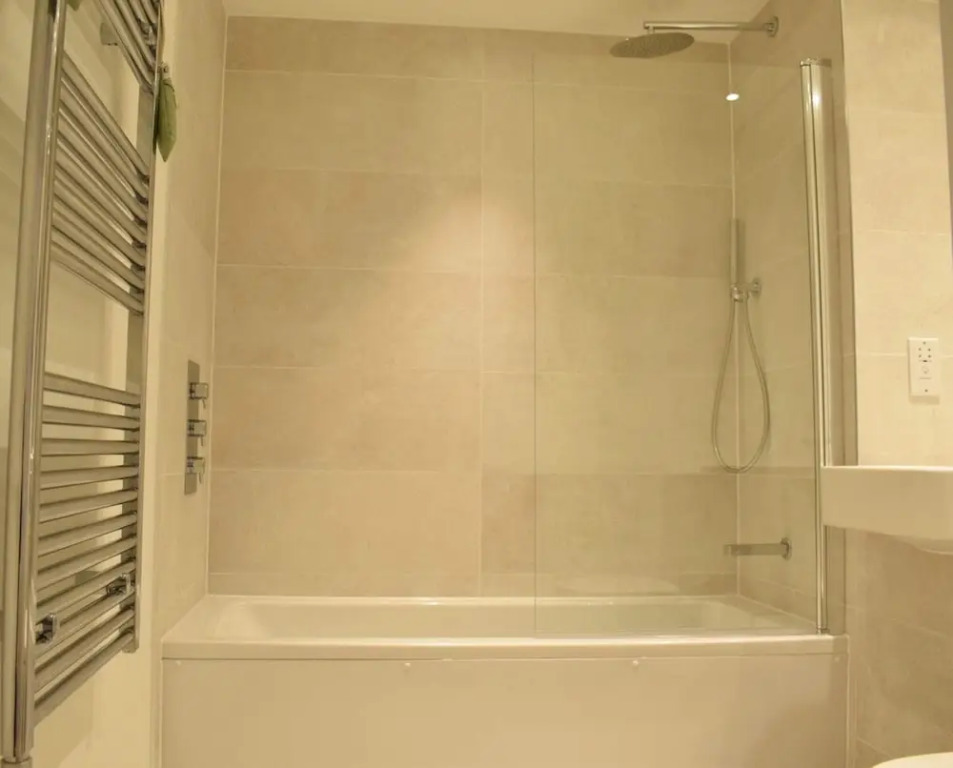 2 Bedroom Flat in Park Royal