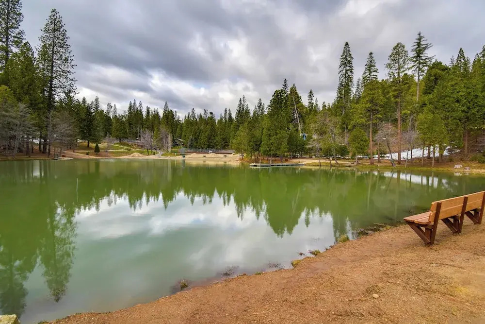 Arnold Cabin w Hot Tub & Community Lake Access