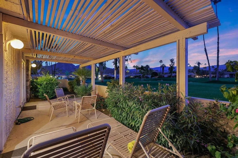 The Wells at Indian Wells - Free Golf Usage