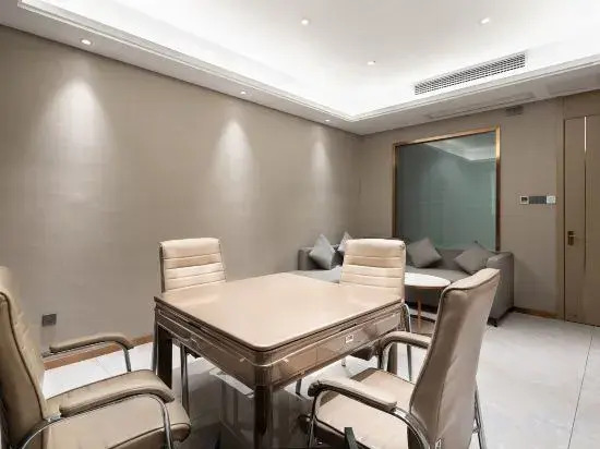 Lavande Hotel (Wal-mart Store, East Yueyang High-speed Railway Station)