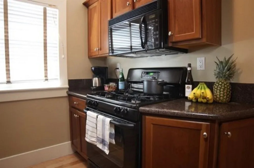 Hollywood Vacation Apartments