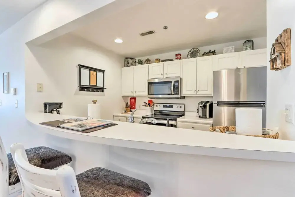Parkview Bay Condo: Resort Pools & Lake View!