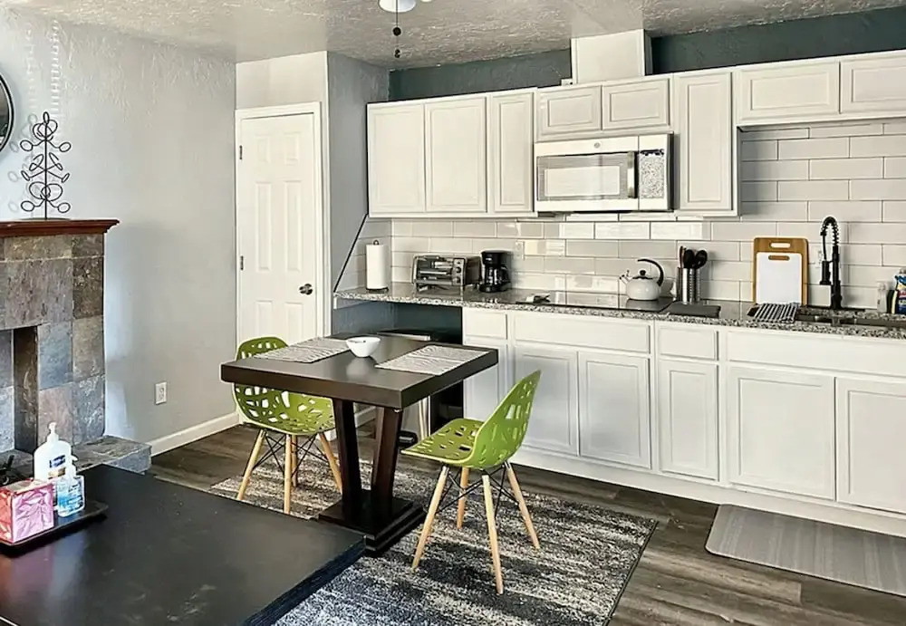 Modern 1B Studio Oasis Plaza District Access 32C