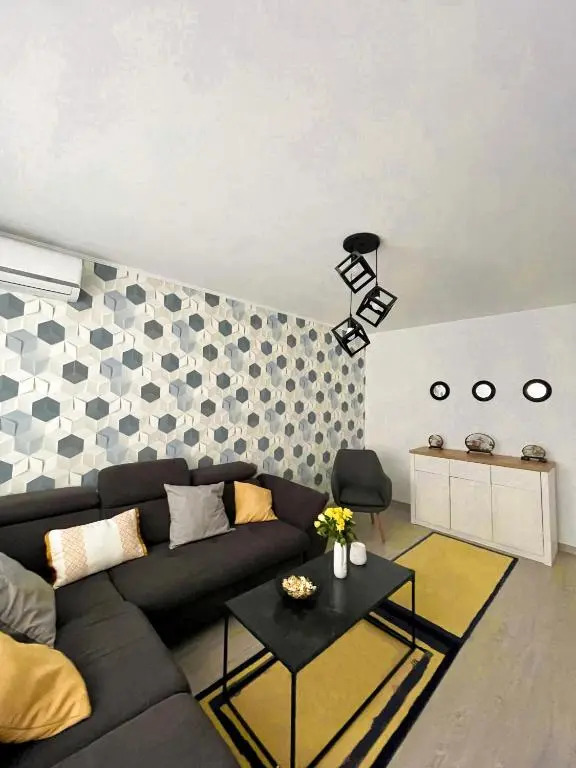 APARTAMENT 3 camere Neptun