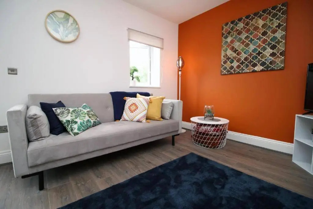 16 North Road Flat 3 by Mia Living Free Parking On Site