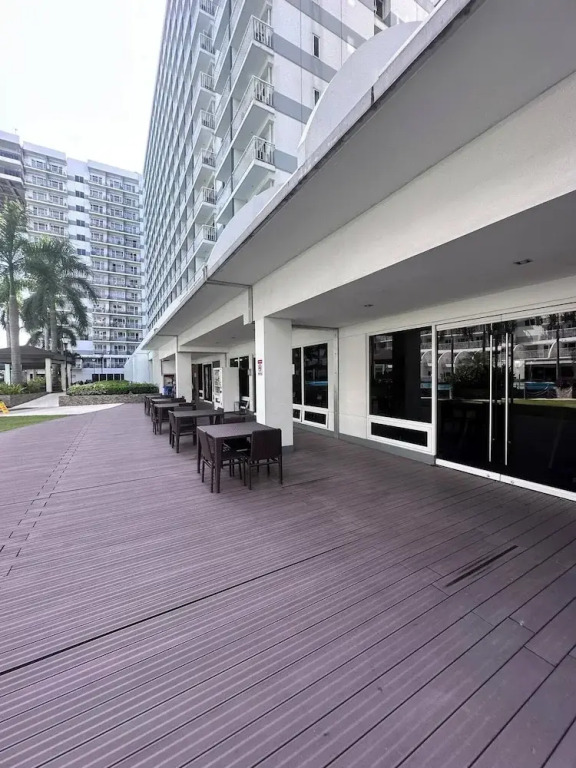 Shell Residences MOA - Josh staycation