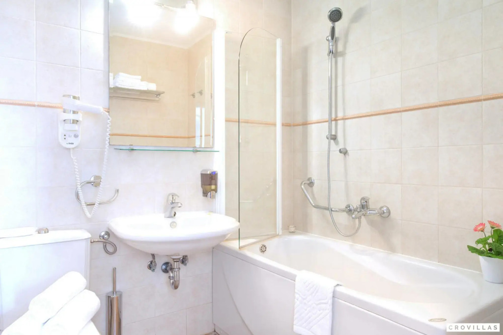 Mare III in Hvar with 4 bedrooms and 1 bathrooms