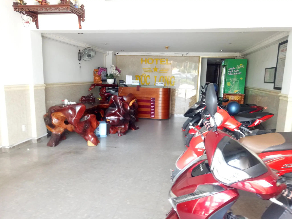 Duc Long Airport Hotel
