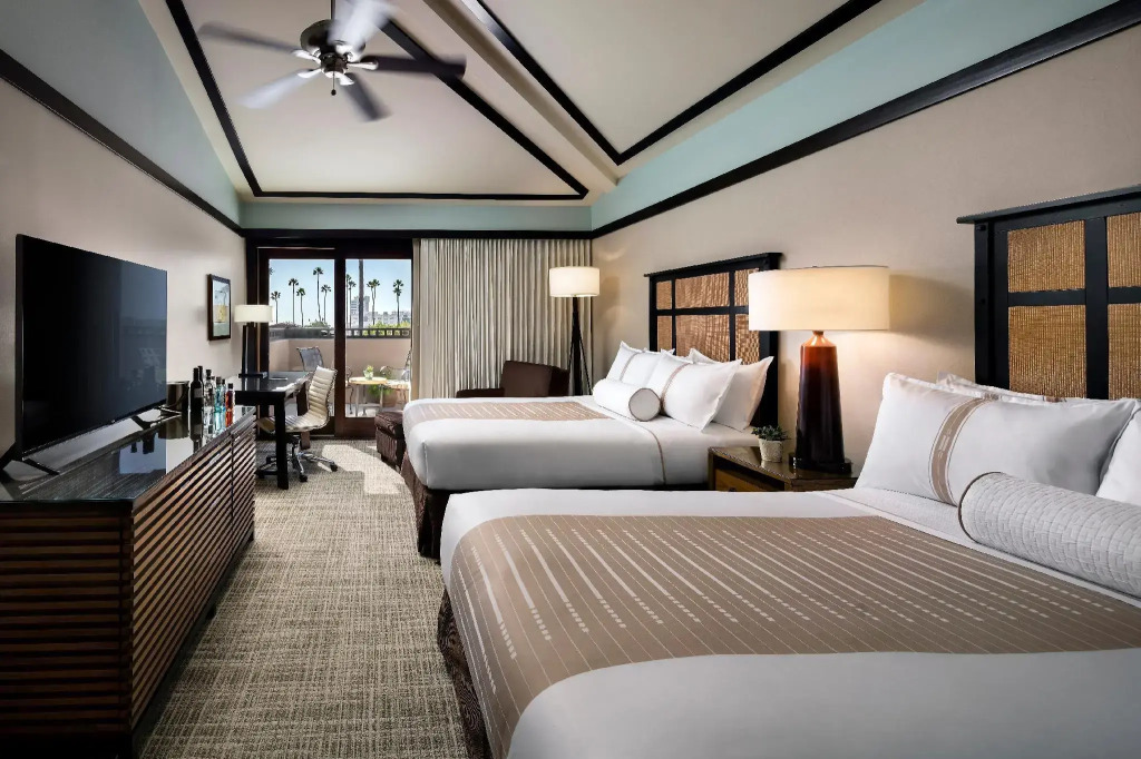 Ambrose Hotel