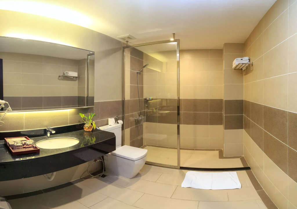 Paradise Hotel