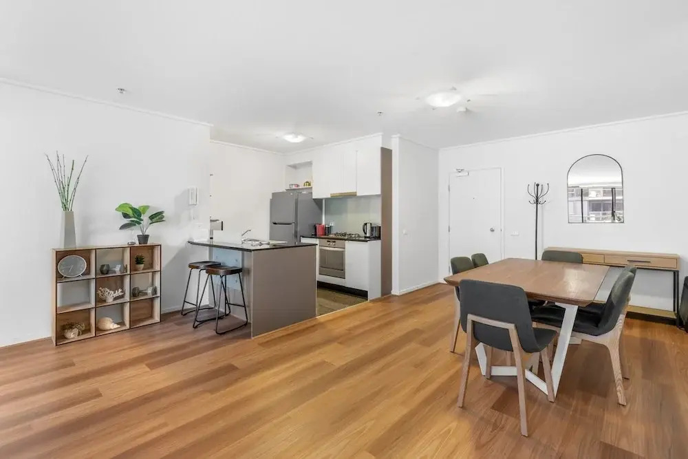 Luxe 2-bed Apartment With River Views Near Casino