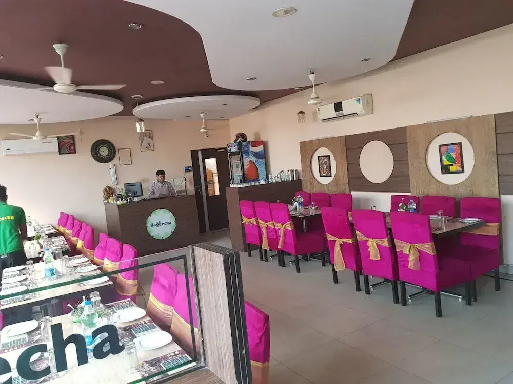 OYO 11754 Hotel Classic 7