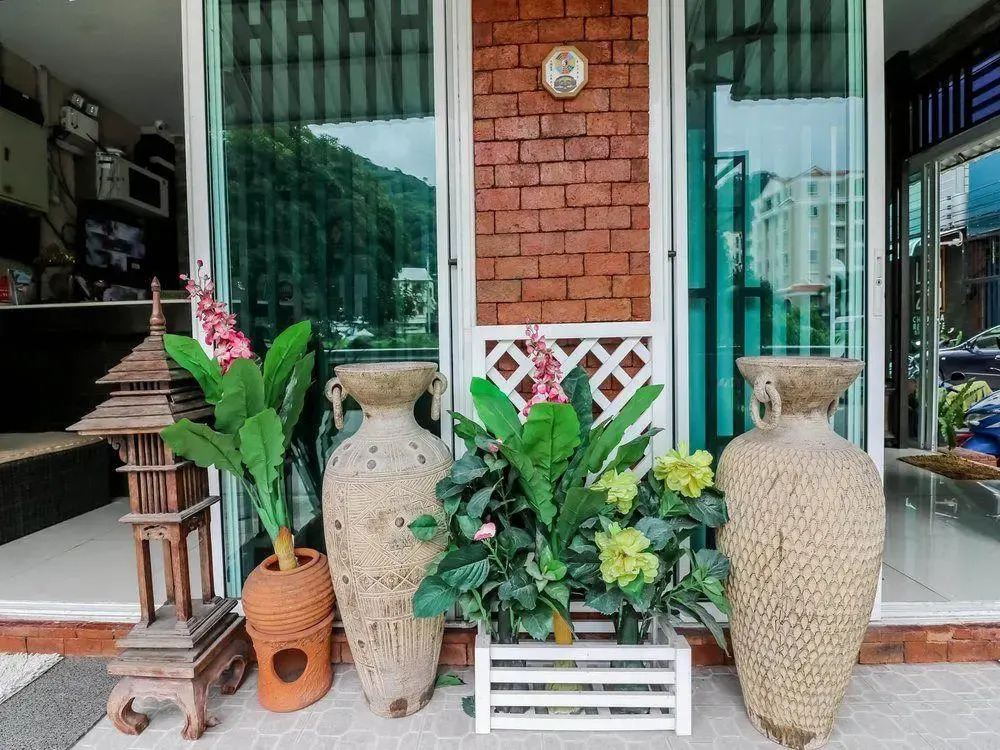 NIDA Rooms Patong Hill House