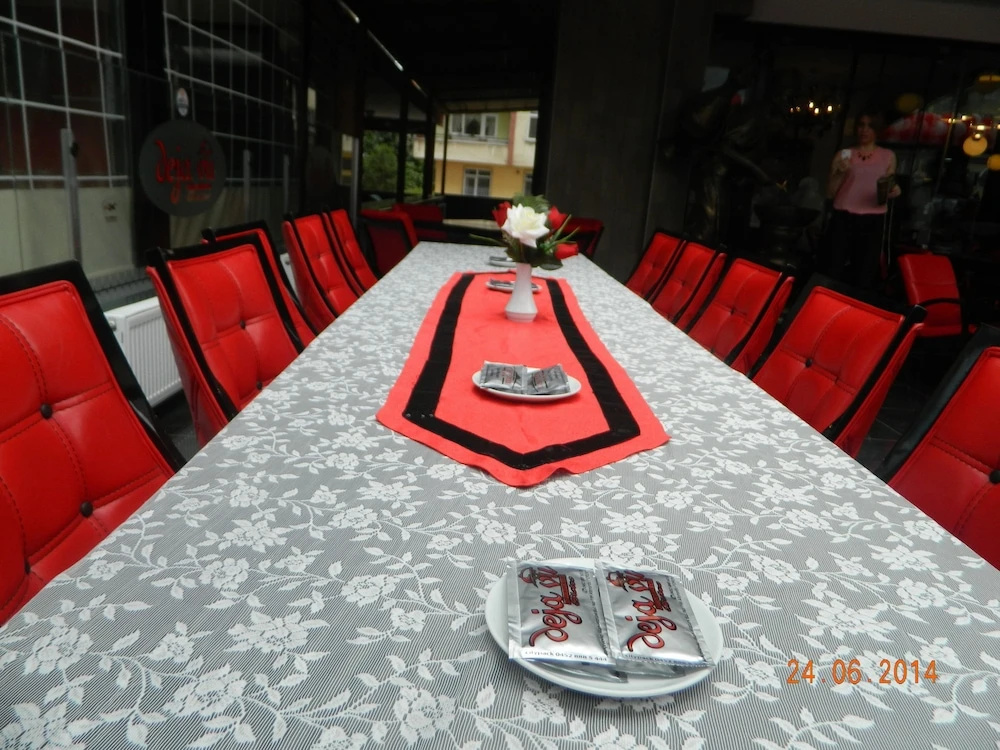 Egas Hotel