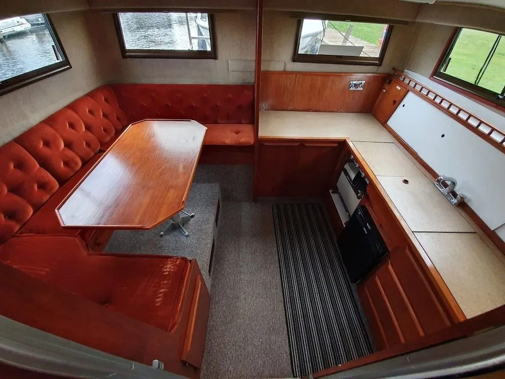 Houseboat Lynx