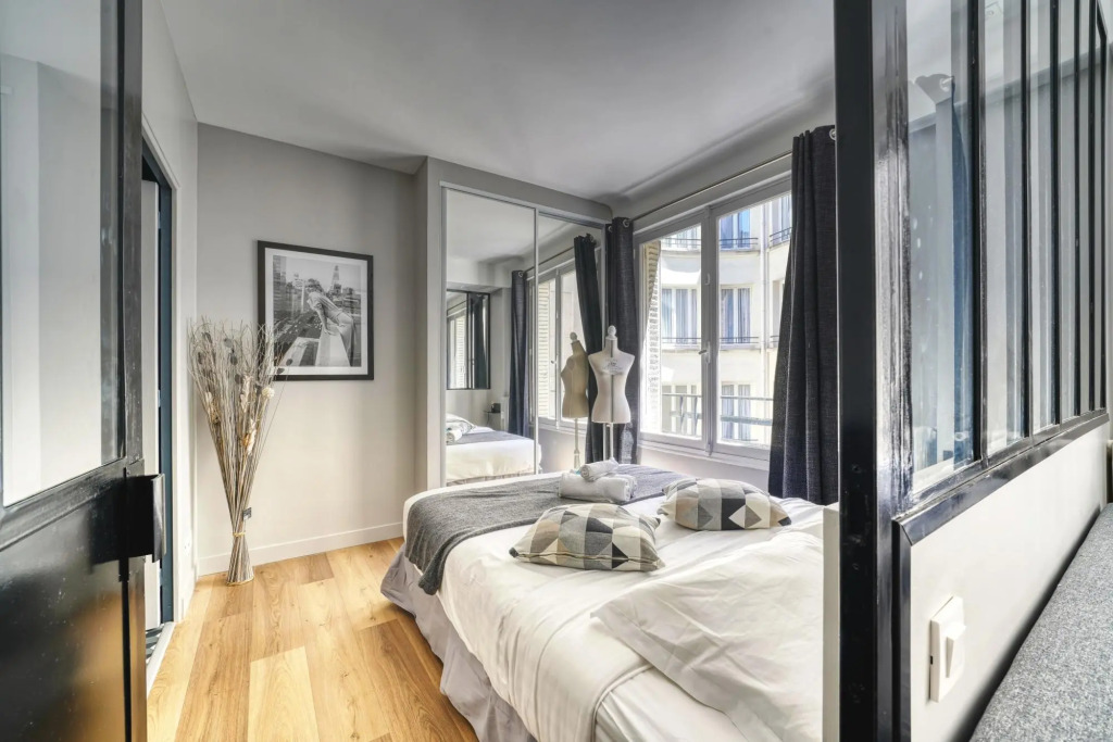 Magnifique appartement - Avenue Matignon  - B 1628