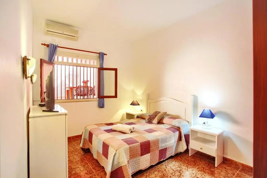 3 bedrooms house with enclosed garden and wifi at Santa Cruz de Tenerife 1 km away from the beach