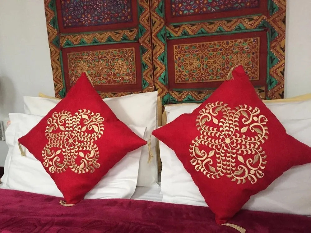 Riad Laly Tourisme Eclairé Le bijou de la medina