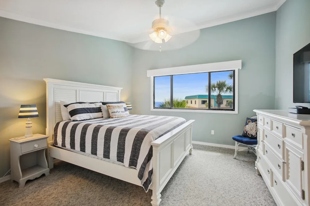 SEA -317 2BR Ocean View Pool Free Tix