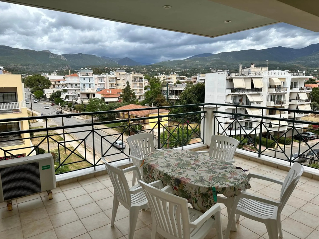 beautiful apartment near the beach