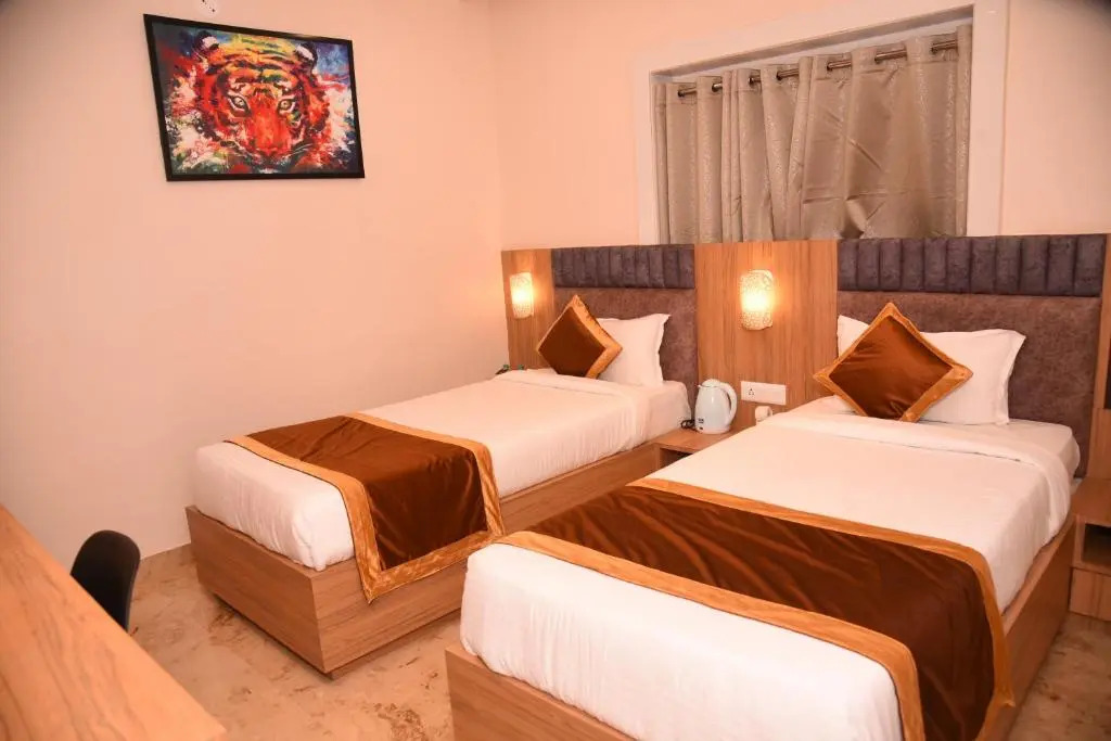 Hotel Ekta International !! 300 Mts From BABA BAIDYANATH DHAM TEMPLE